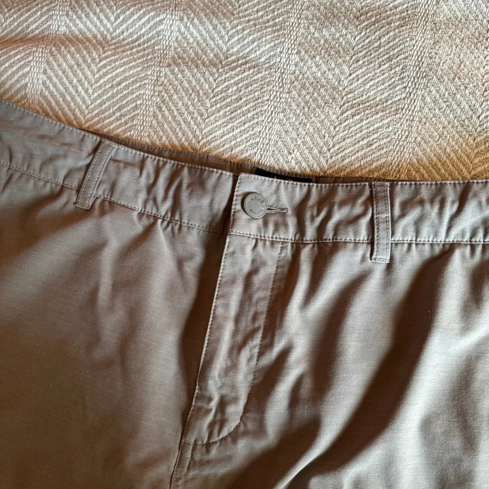 Faherty All Day Shorts Mens 33 (34) Grey Hybrid Quick Dry Board Shorts 9 Inseam